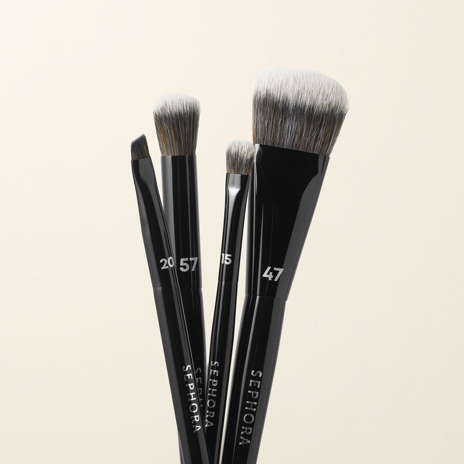 PRO FOUNDATION BRUSH 47 (BROCHA PARA BASE DE MAQUILLAJE)